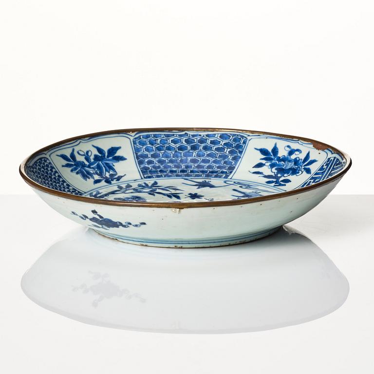 A blue and white dish, Qing dynasty, 18th Century.