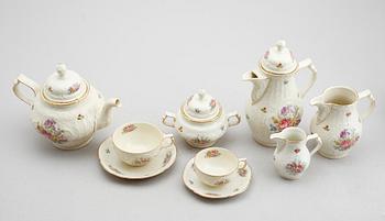 TE- OCH KAFFESERVIS, 43 delar, porslin, "Sanssouci", Rosenthal, 1900-talets mitt.