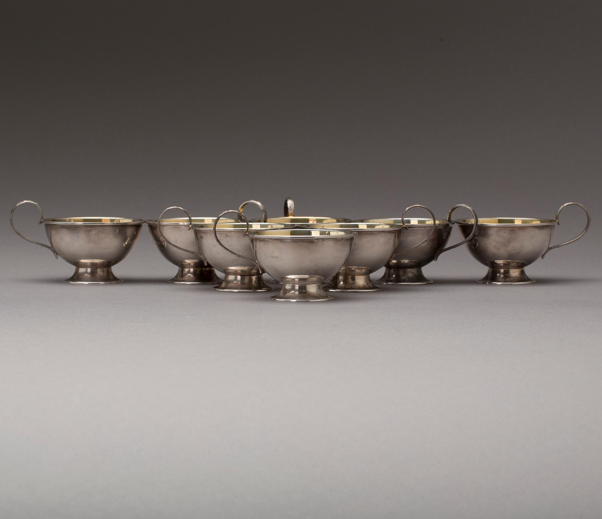 SUPKOPPAR, 12 st silver, CG Hallberg, svenska importstämplar, silver, vikt ca 330 g.