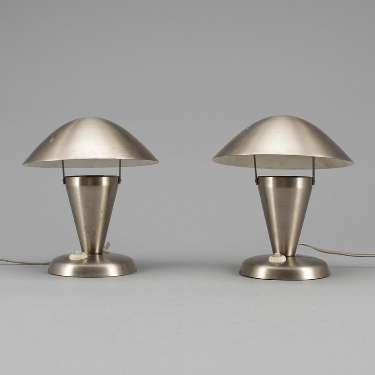 BORDSLAMPOR, ett par, metall, 1930/40-tal.