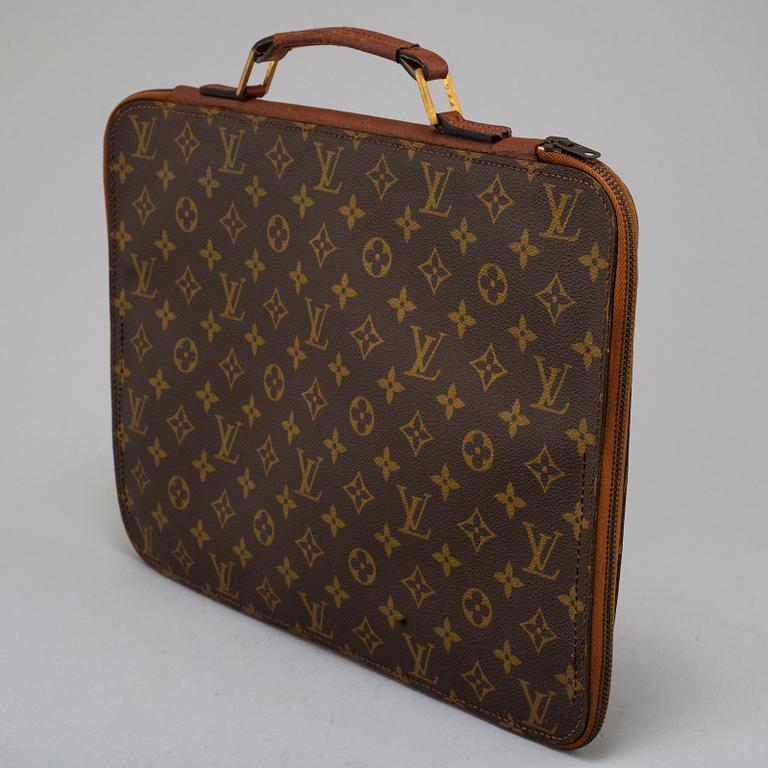 LOUIS VUITTON, a vintage monogram canvas 'Poche Documents Poignée', 1970's.