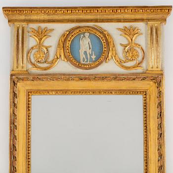 A late Gustavian mirror, beginning of the 19th century.