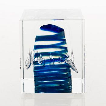 OIVA TOIKKA, An annual glass cube, signed Oiva Toikka Nuutajärvi.