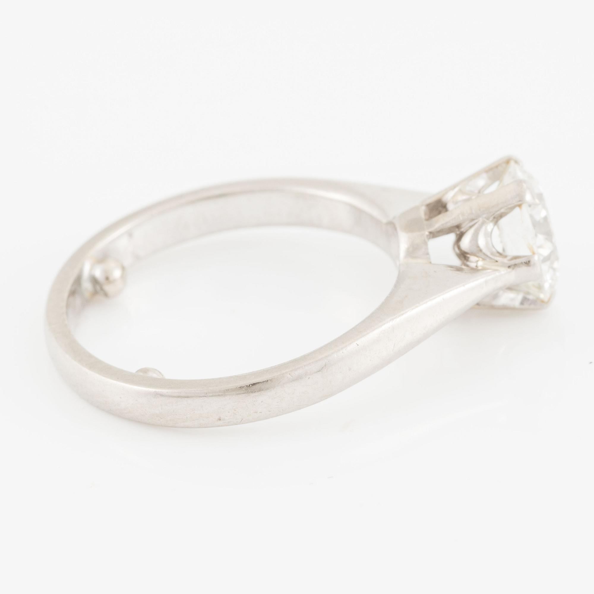 Ring, enstensring, 18K vitguld med briljantslipad diamant.