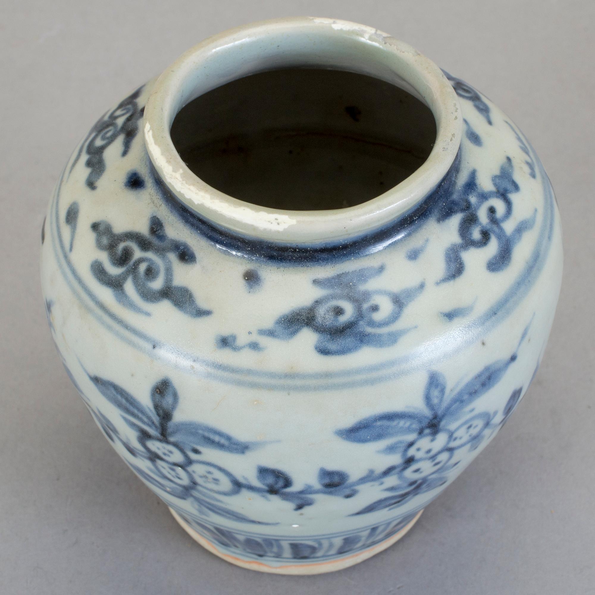 URNA, porslin, Kina, Ming (1368-1644).