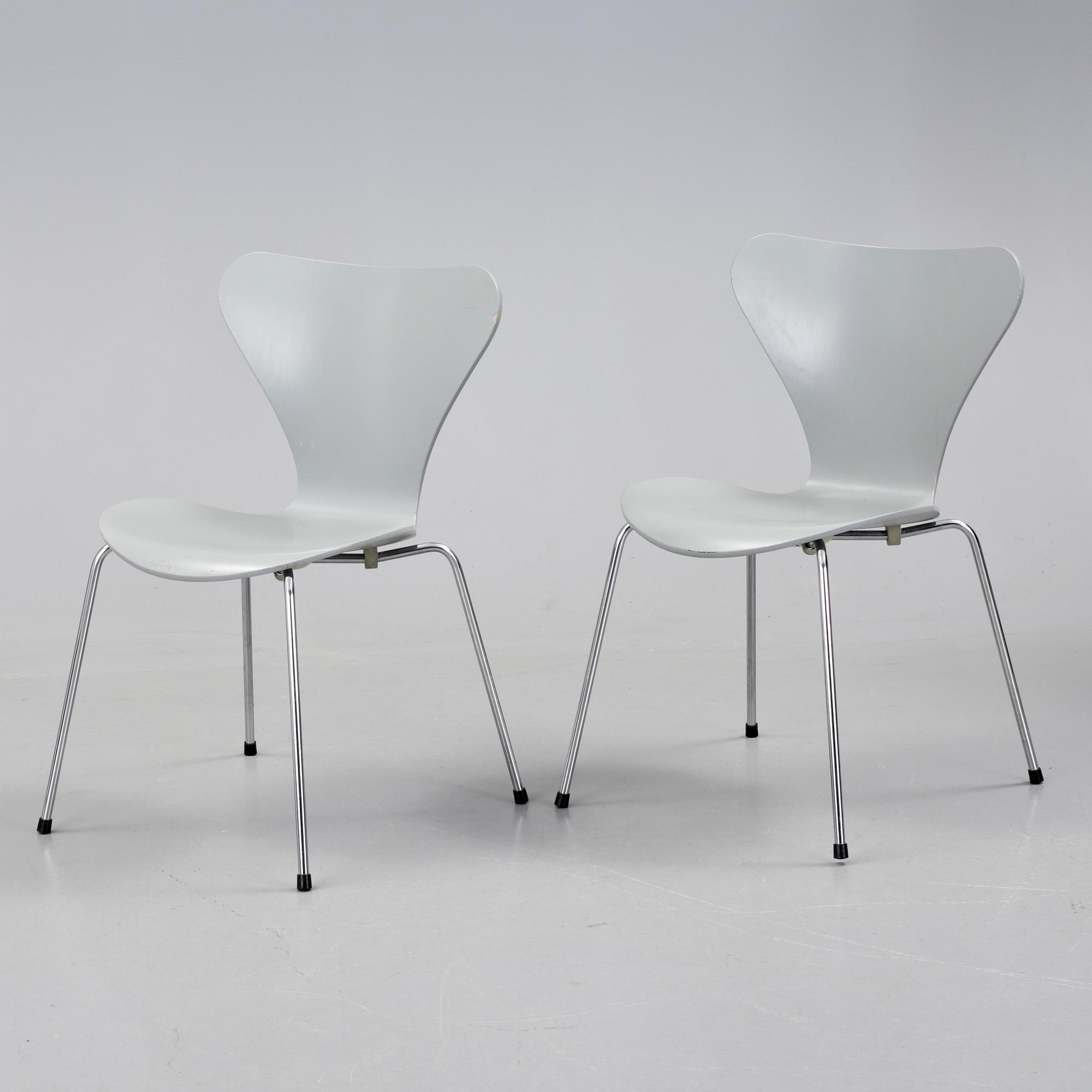 STOLAR, 2 st, "Sjuan", Arne Jacobsen, Fritz Hansen 1989.