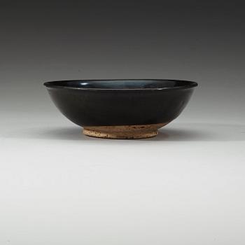 SKÅL, keramik. "Henan-ware", Songdynastin (960-279).