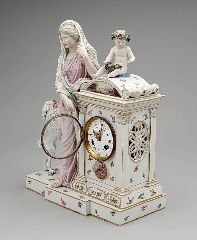 BORDSPENDYL, porslin. Meissen ca 1900.
