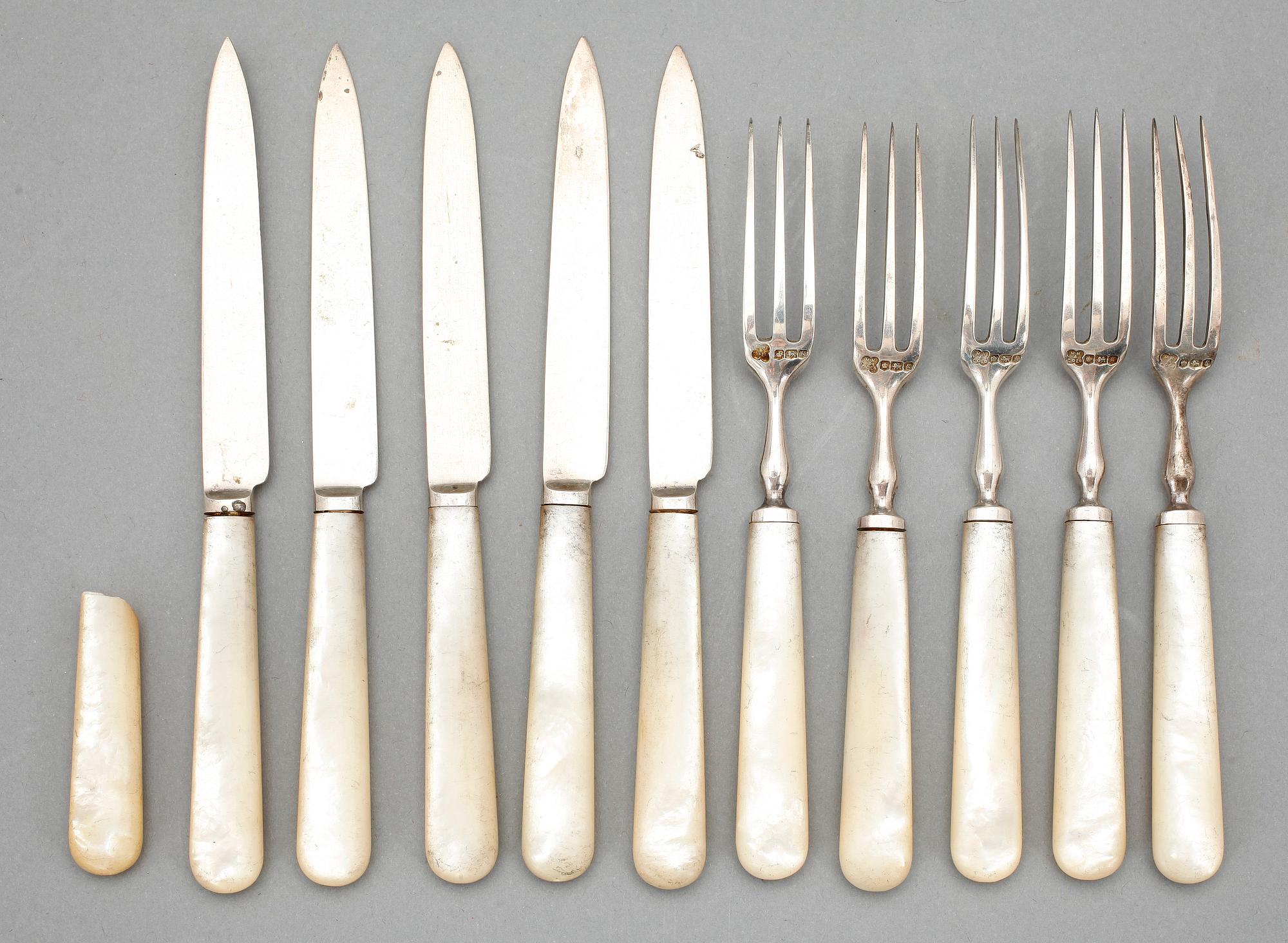 BESTICKSERVISDELAR, 10 delar, silver och pärlemor, Martin Hall & Co Ltd, Sheffield, 1924.