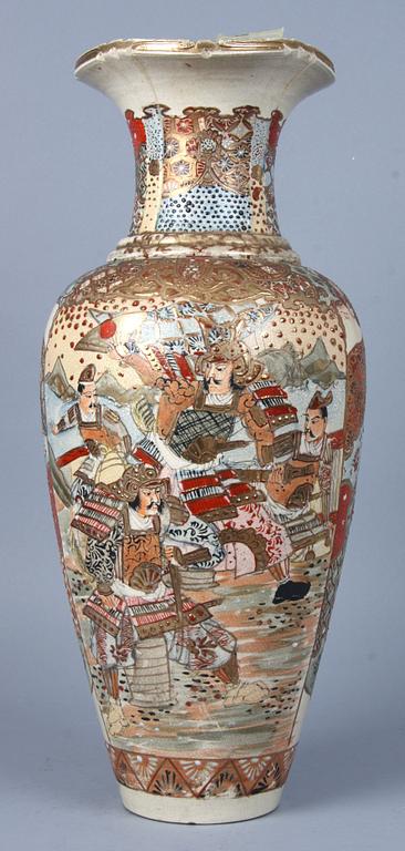 VAS, porslin, Satsuma, Japan, 1900-talets början.