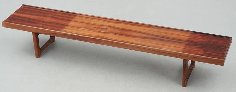 BÄNK/SIDEBOARD, "Krobo", Torbjørn Afdal, Mellemstrands Trevareindustri, Vigrestad, Norge, 1900-talets tredje kvartal.