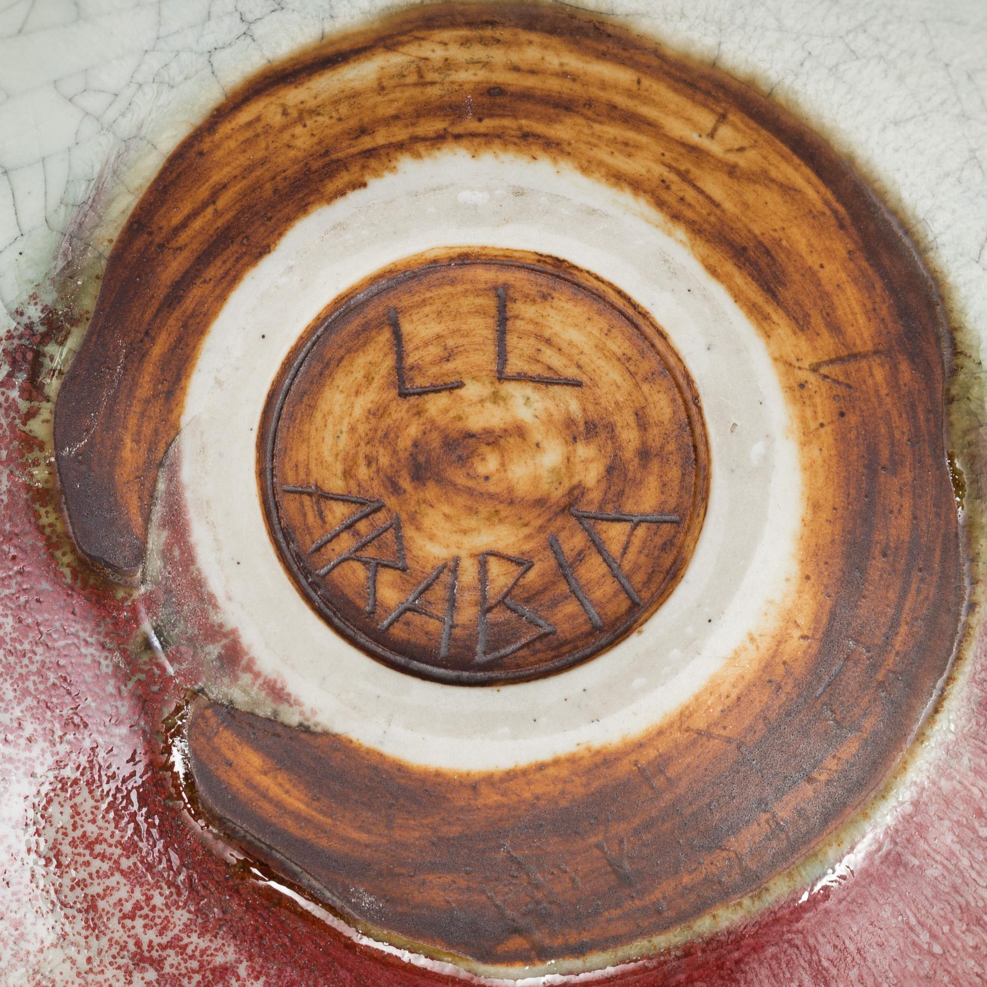 FRANCESCA MASCITTI-LINDH, a stoneware bowl LIISA HALLAMAA, a stoneware bowl.