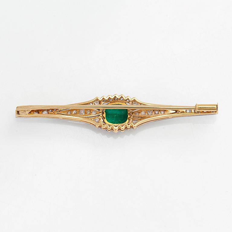 Brooch, faceted emerald, rose cut diamonds, 18K gold, A. Tillander.