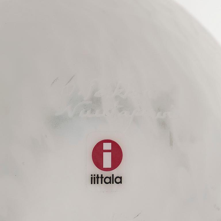 Oiva Toikka, A glass bird, 'Swan', signed O. Toikka Nuutajärvi, 136 2005.