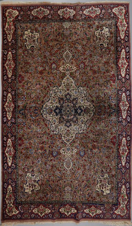 MATTA, orientalisk, old, ca 323x210 cm.