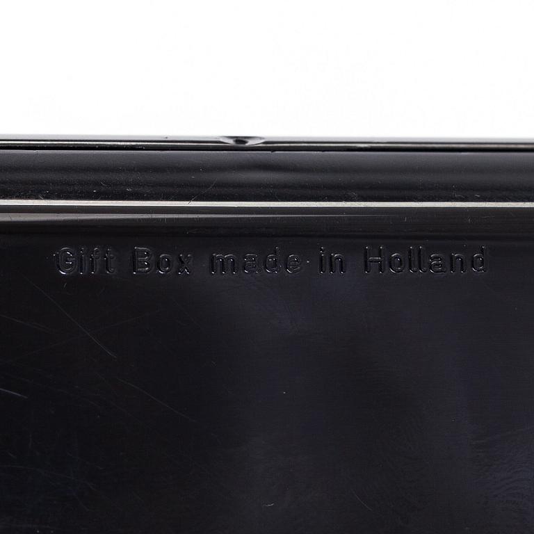 Montblanc, a Meisterstück fountain pen.