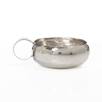 Olle Ohlsson, Tasse a vin, silver, Olle Ohlsson Silversmide, Stockholm 1992.