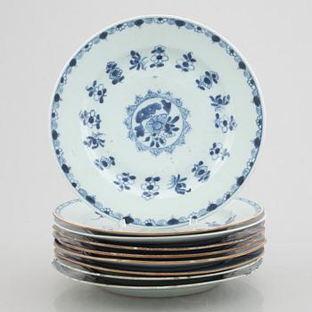 Nine blue and white export porcelain plates, China, Qingdynasty, 18th century.