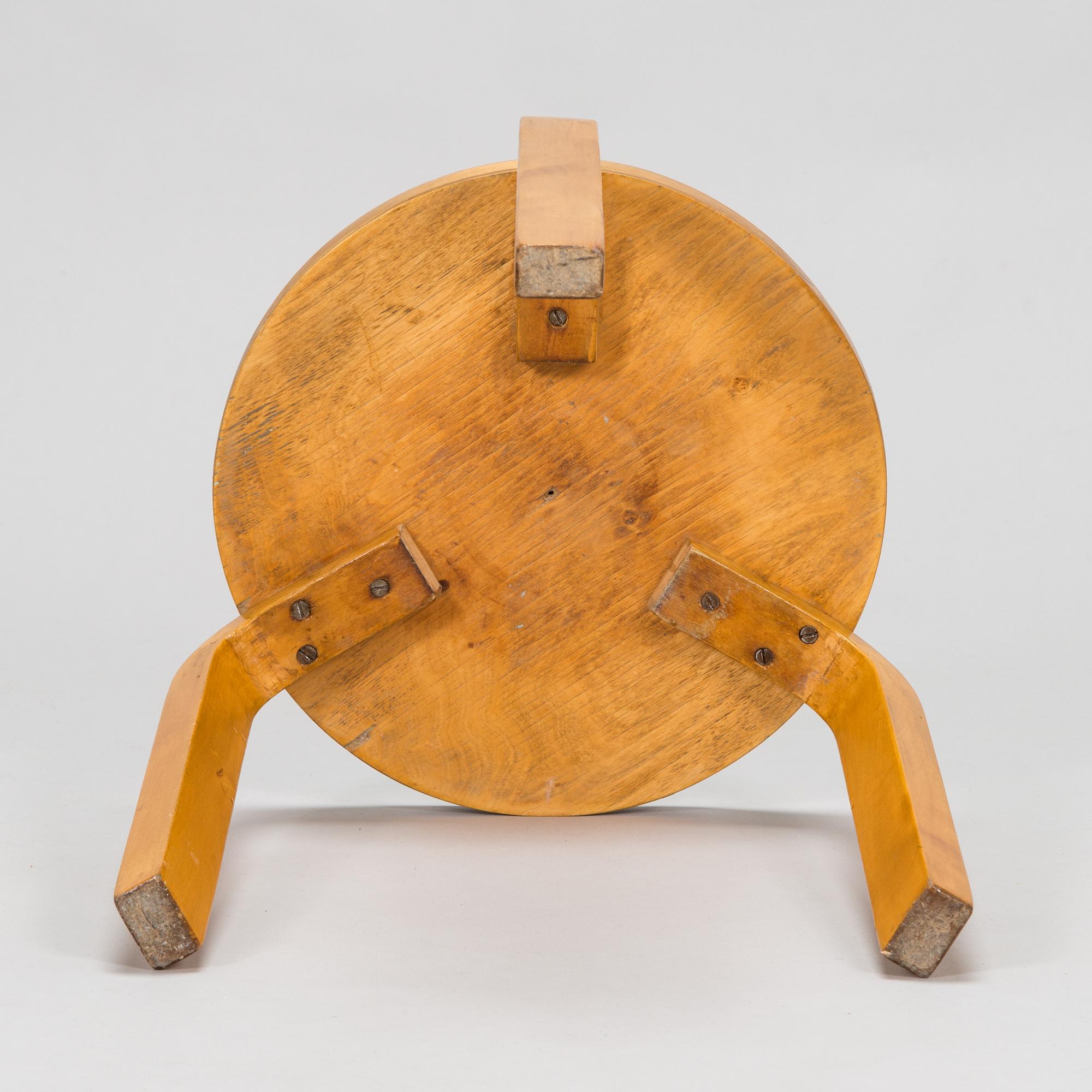 Alvar Aalto, amid 20th century 'K81' desk and '60' stool for O.Y. Huonekalu-ja Rakennustyötehdas A.B.