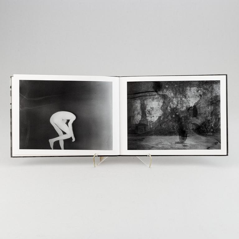 Daisuke Yokota, 2 st fotoböcker.