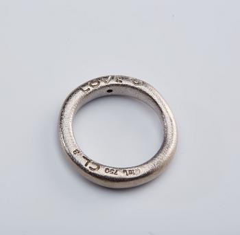 RING, Ole Lynggaard, "Love" nr 3. 18 k vitguld, 0,015 ct. Vikt ca 6 g.