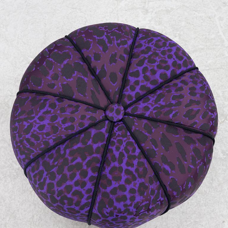 Josef Frank, stool model B 530, Svenskt Tenn 2023.