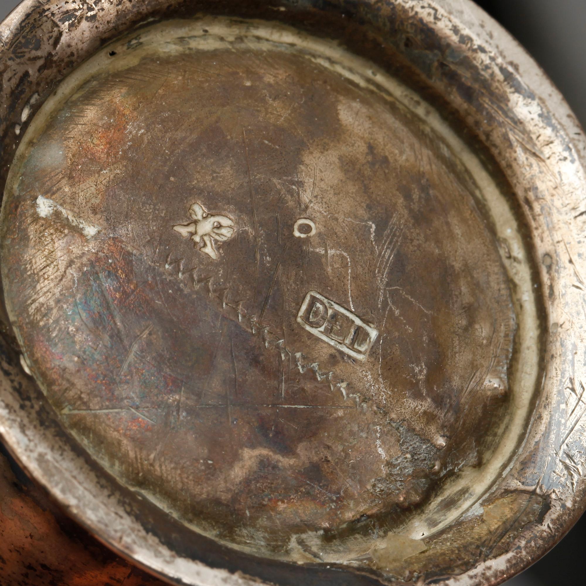 BÄGARE, 2 stycken, silver bland annat Daniel Ekelöf Örebro(verksam1723-1750). Total vikt ca 115 gram.