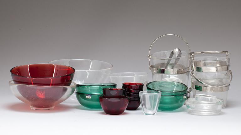 PARTI GLAS, "Fuga", 24 delar, Sven Palmqvist för Orrefors. 1900-talets mitt.