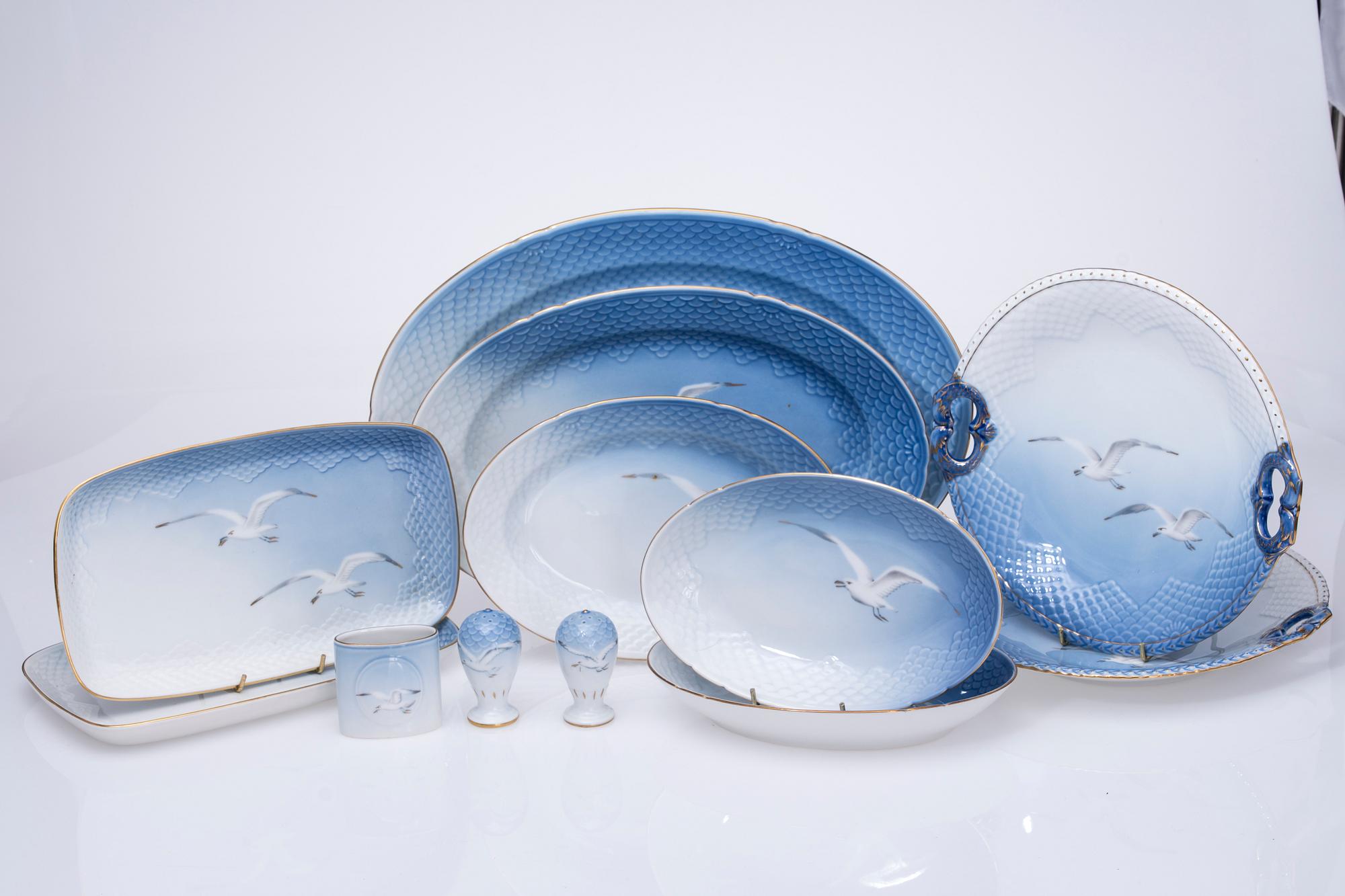 SERVIS, ca 123 delar, porslin, "Måsen", Bing & Gröndahl, Köpenhamn.