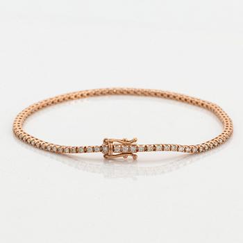 Brilliant-cut diamond bracelet.