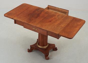 KLAFFBORD, empire, 1800-talets första hälft.