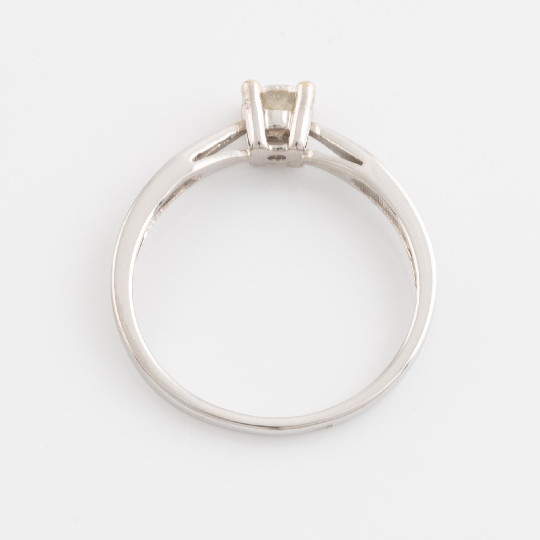 Brilliant cut diamond solitaire ring.