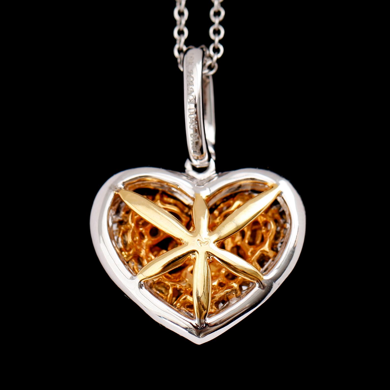 HÄNGE MED KEDJA, 18 k guld och vitguld, briljantslipade diamanter tot 2.02 ct. Certifikat GIA.