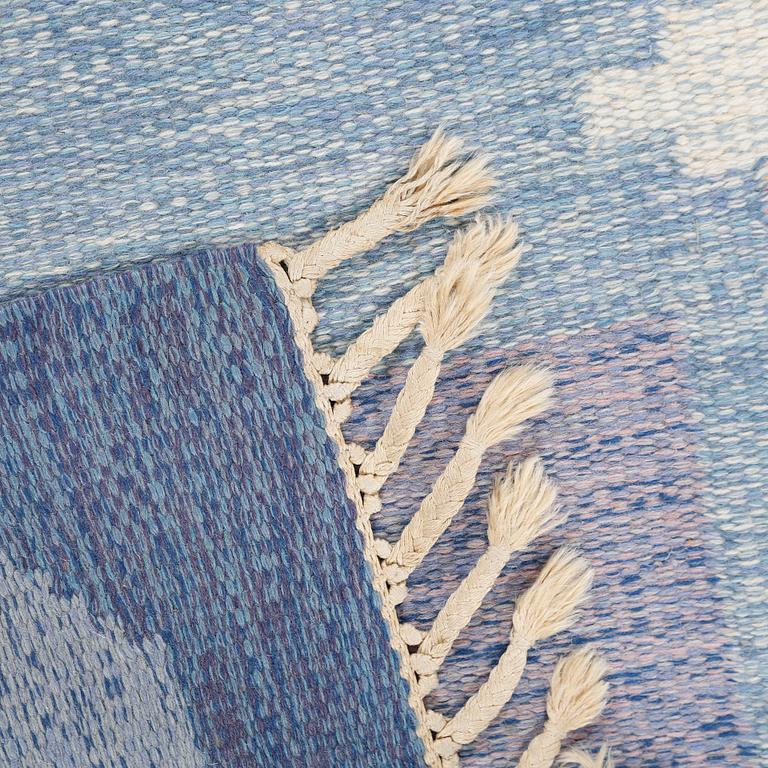 A flat weave by Ingegerd Silow, signed IS, second half of the 20th century, 233 x 168 cm.