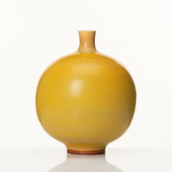 Berndt Friberg, a stoneware vase, Gustavsberg studio, Sweden 1975.