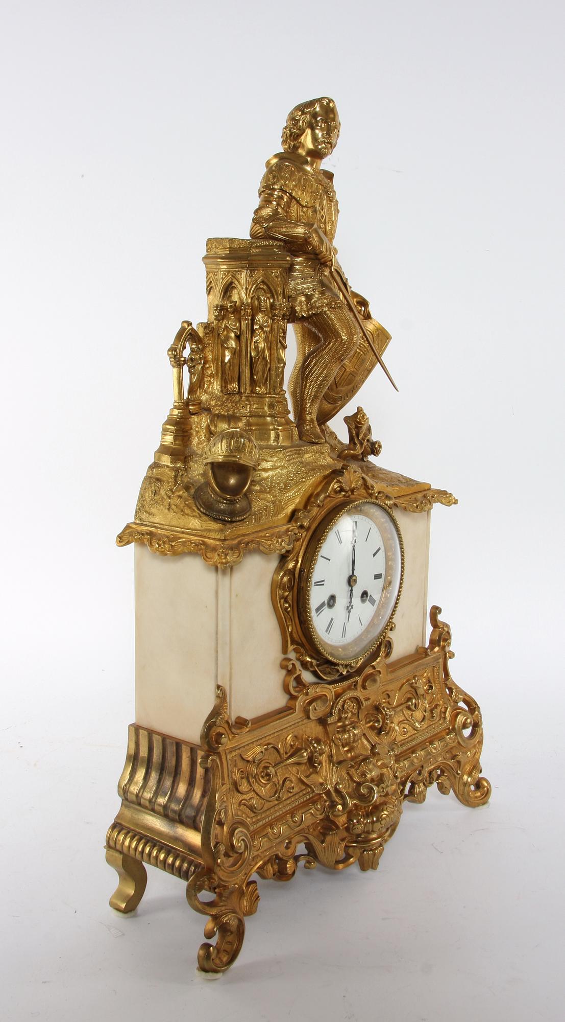 BORDSPENDYL, nygotik, 1800-talets andra hälft.