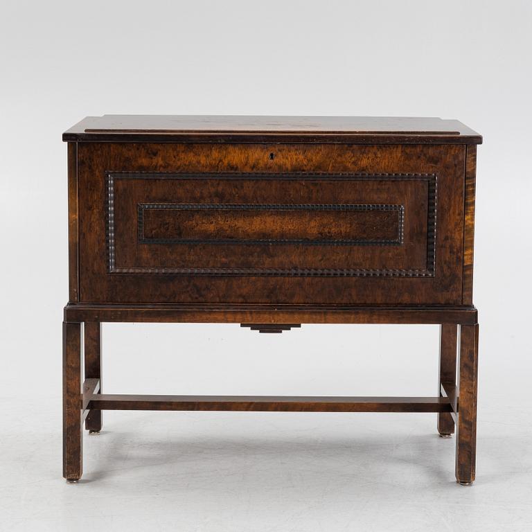 A birch veneered bar cabinet, Kocks Snickerifabriker Trälleborg, 1930's.