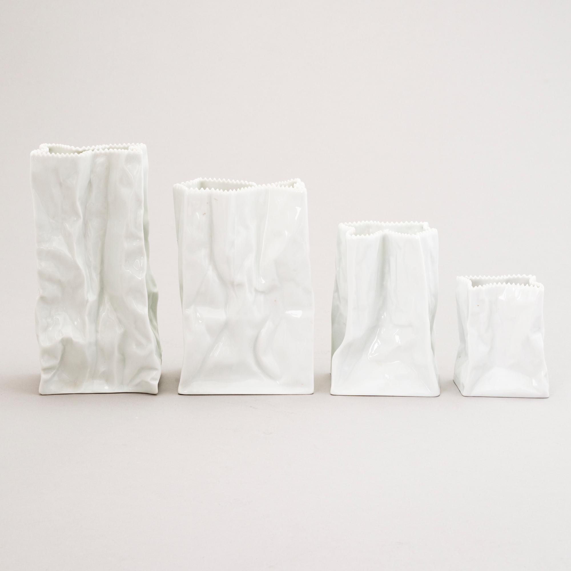 TAPIO WIRKKALA, NELJÄ MALJAKKOA, "Paperipussi", keramiikkaa, Rosenthal.