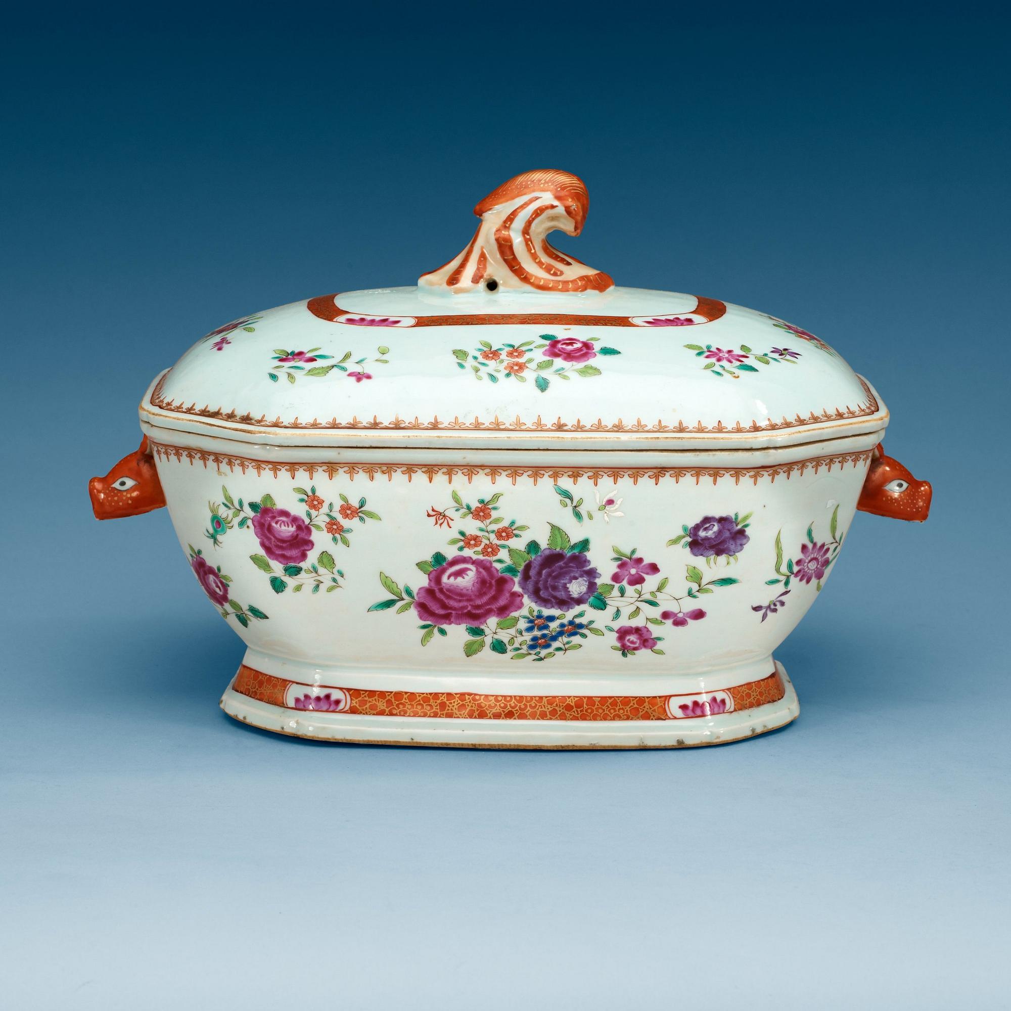 TERRIN med LOCK, porslin. Qing dynastin, Qianlong (1736-95).