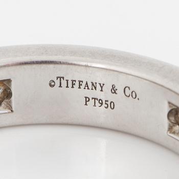 TIFFANY whole eternity ring, platinum with 20 diamonds approx 2 cts.