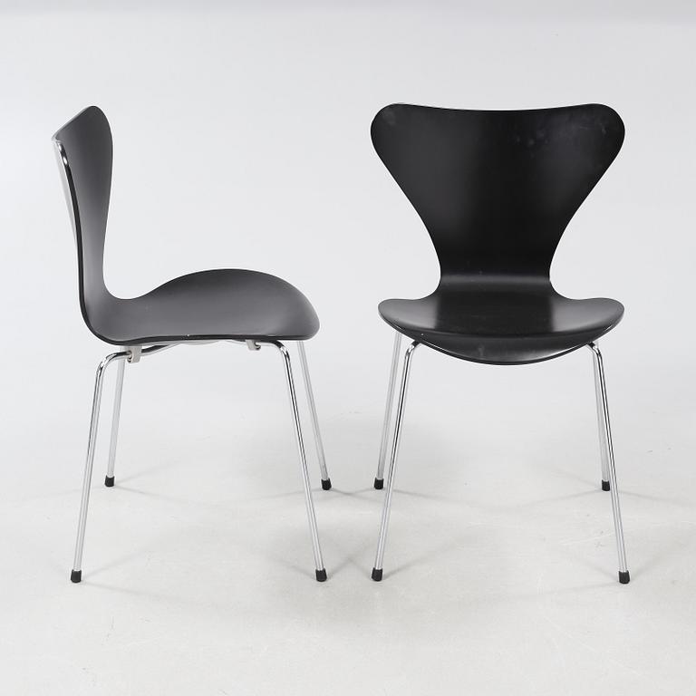STOLAR, 6 st, "Sjuan", Arne Jacobsen, Fritz Hansen, 2002.