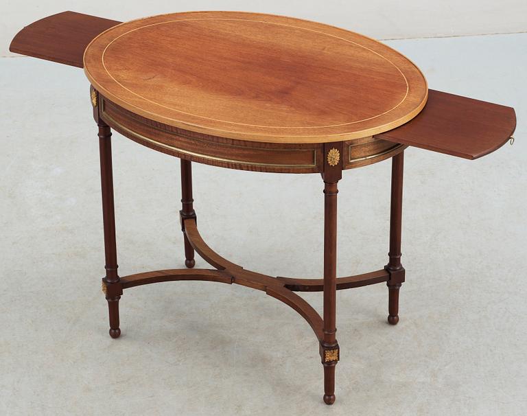 TEBORD, Louis XVI stil, 1900-talets första hälft till mitt.