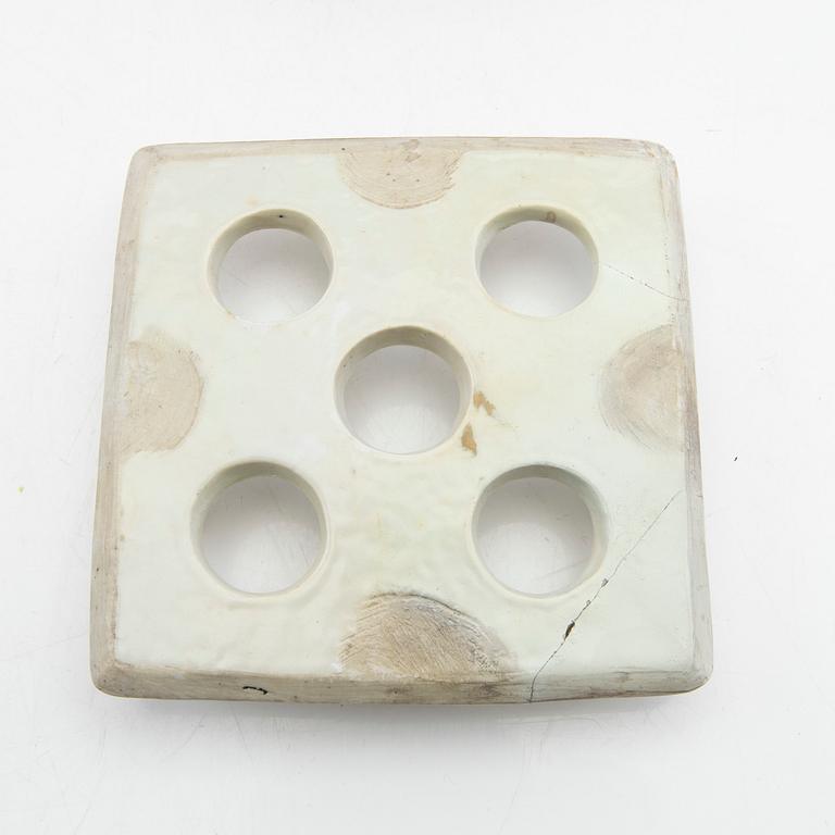 Tulip vase with insert, company porcelain. Qing dynasty, Qianlong (1736-95).