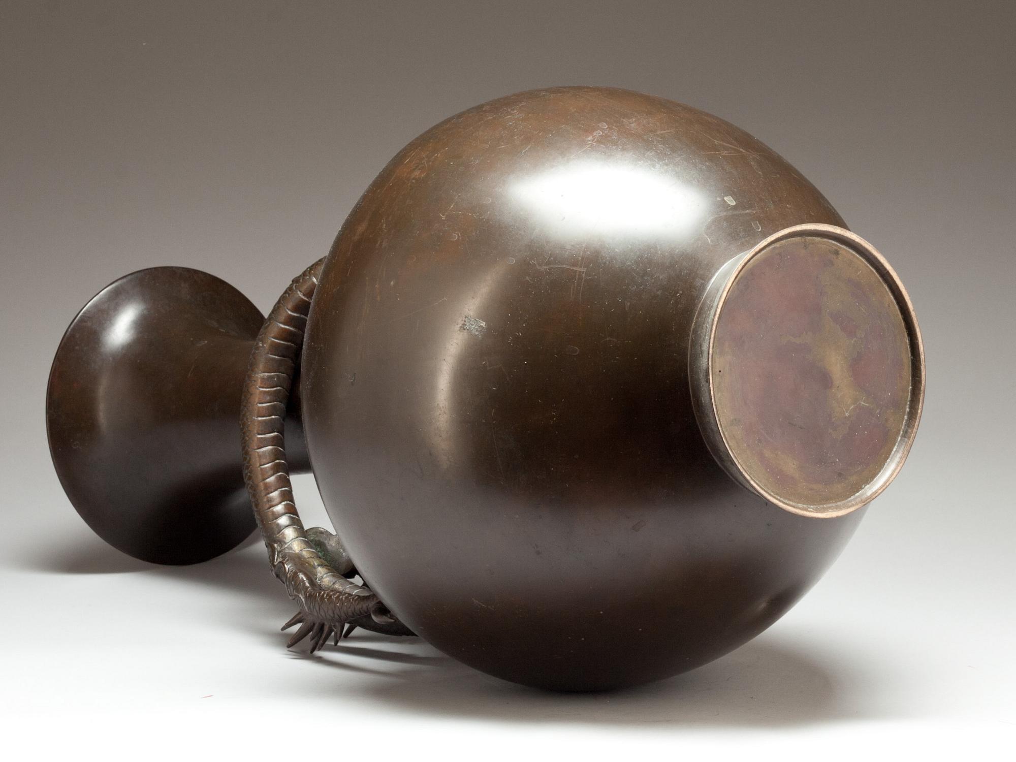 VAS, brons. Kina, 1900-tal.