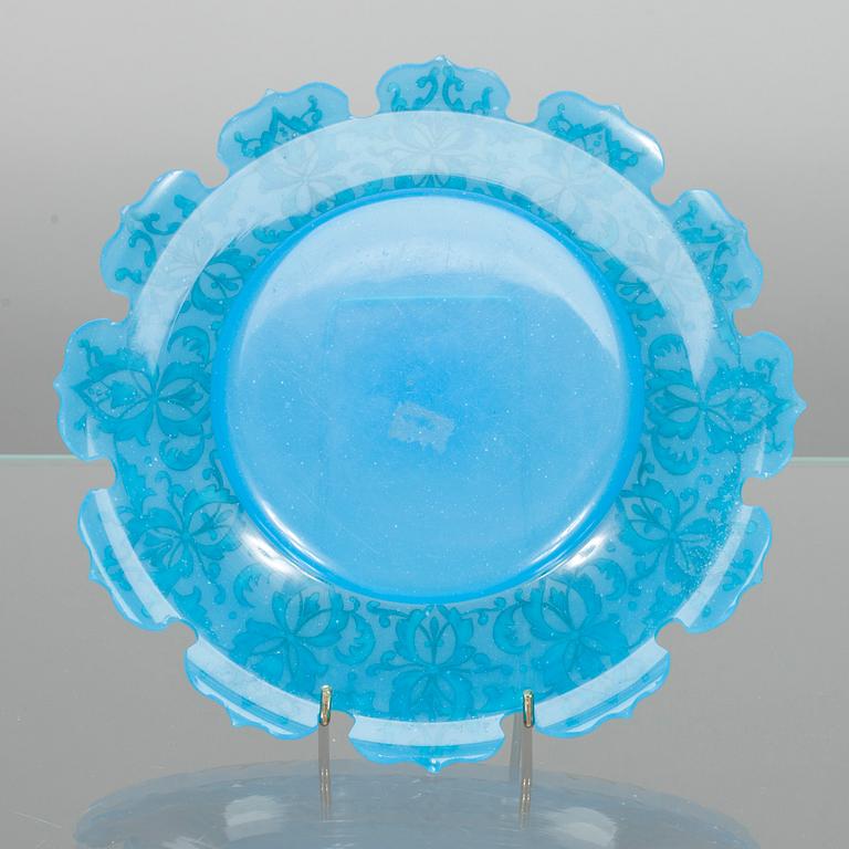 TALLRIK, glas, troligen Kejserliga Glasfabriken, S:t Petersburg ca 1870.