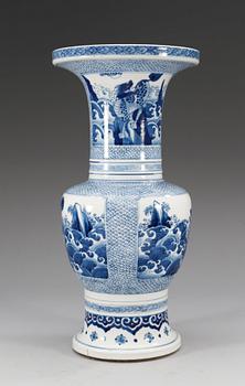 VAS, porslin. Qing dynastin, Kangxi (1662-1722).