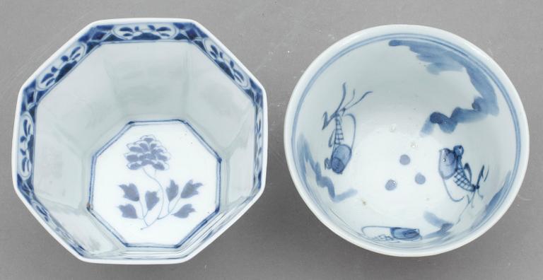 KOPPAR, 2 st, porslin, Kina Qingdynastin, 1700-tal.