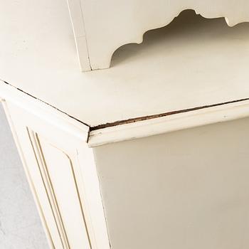 Skåp, omkring 1800.