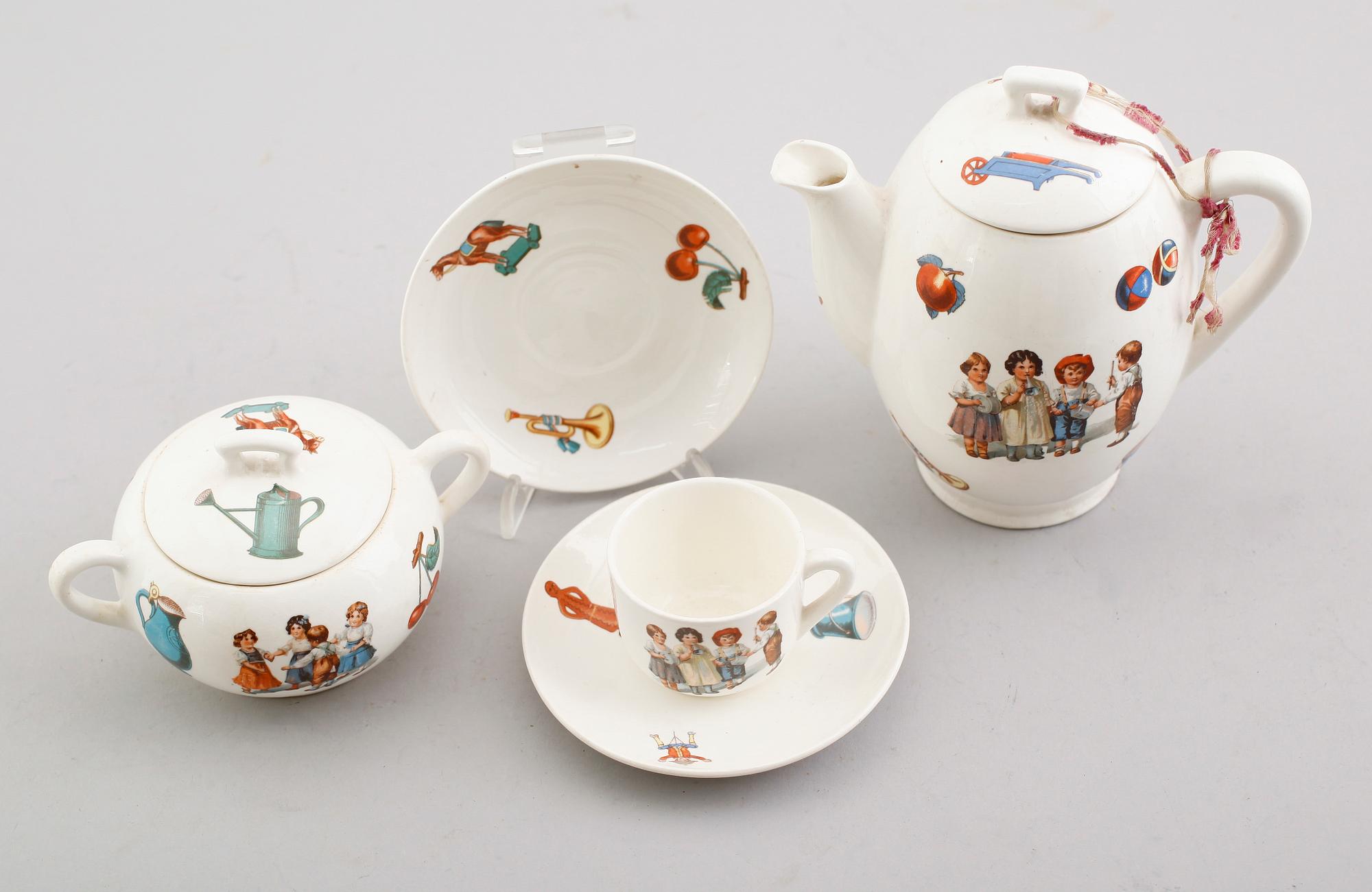 DOCKSERVIS, 8 delar, porslin, Tyskland, omkring år 1900.