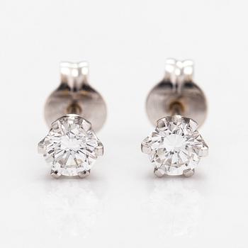A pair of 18K white gold earrings with diamonds ca. 0.50 ct in total.
